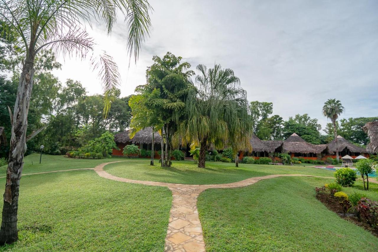 Loharano Lodge Nosy-Be Bagian luar foto